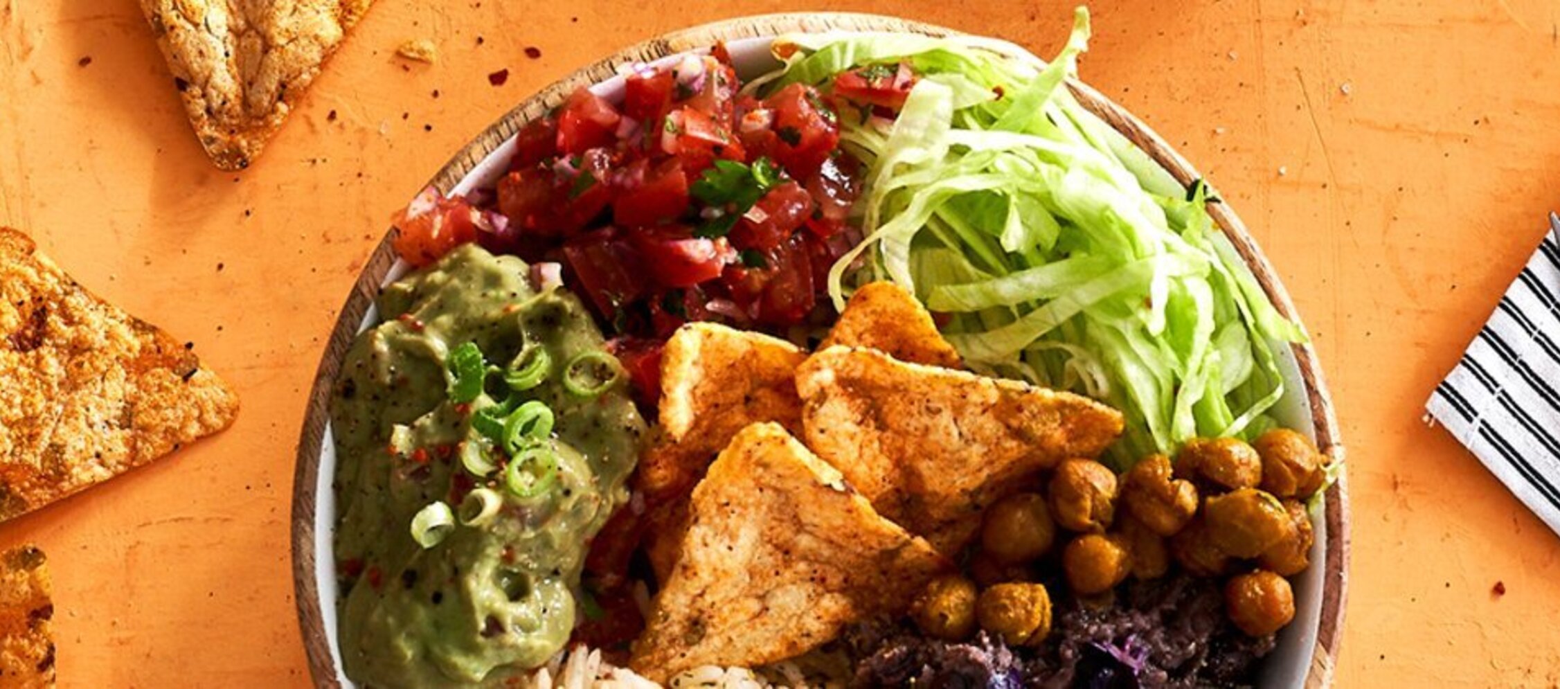 Burrito-Bowl mit Kichererbsen-Nachos