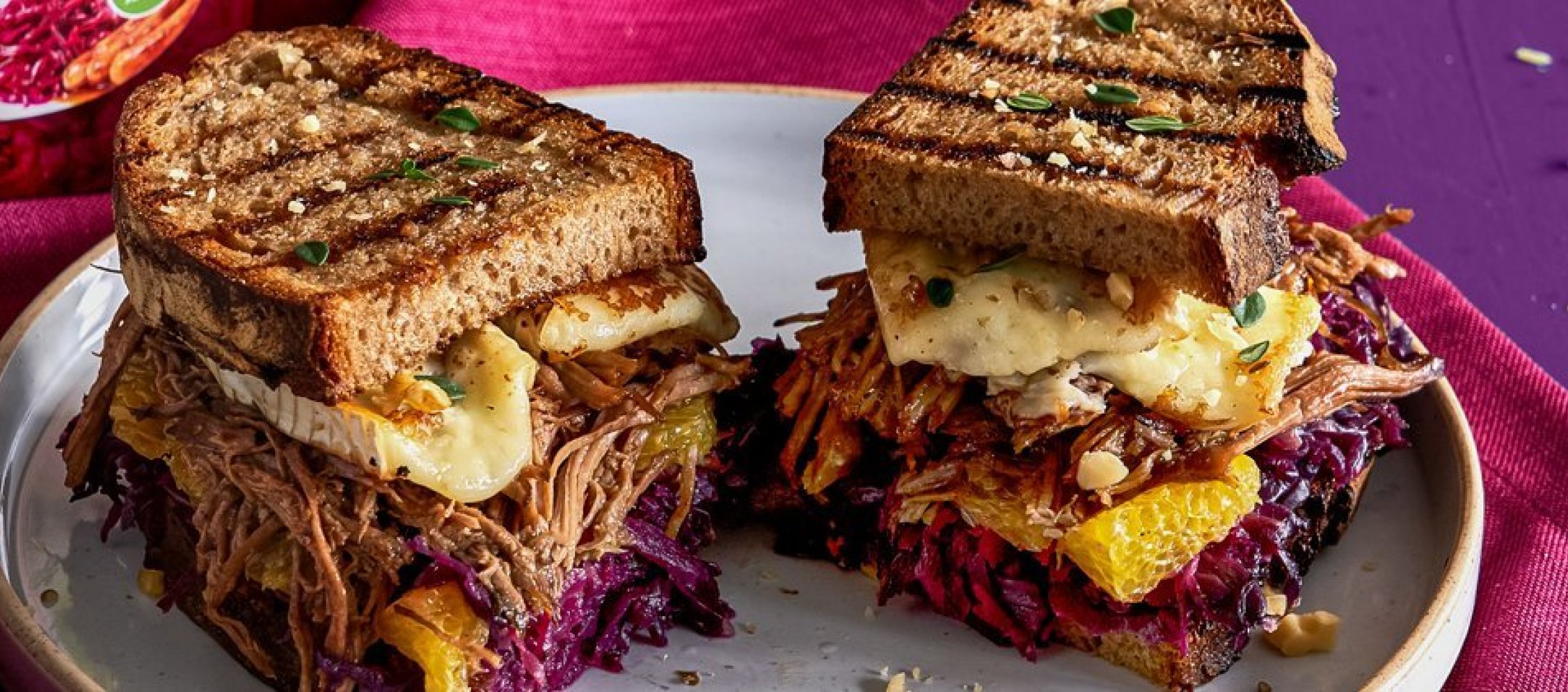 Rotkohl-Sandwich mit Pulled Duck Rotkohl-Sandwich mit Pulled Duck