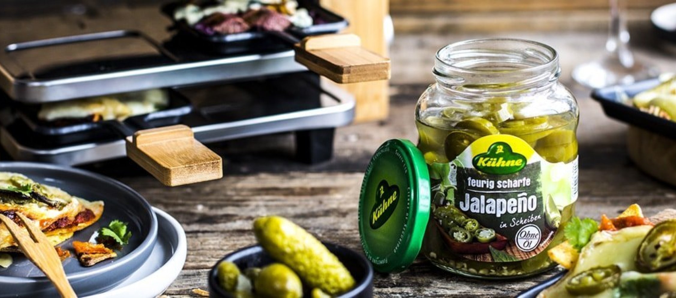 Kühne Rezept: Raclettepfännchen mit Bolognese, Tortilla und Jalapeños