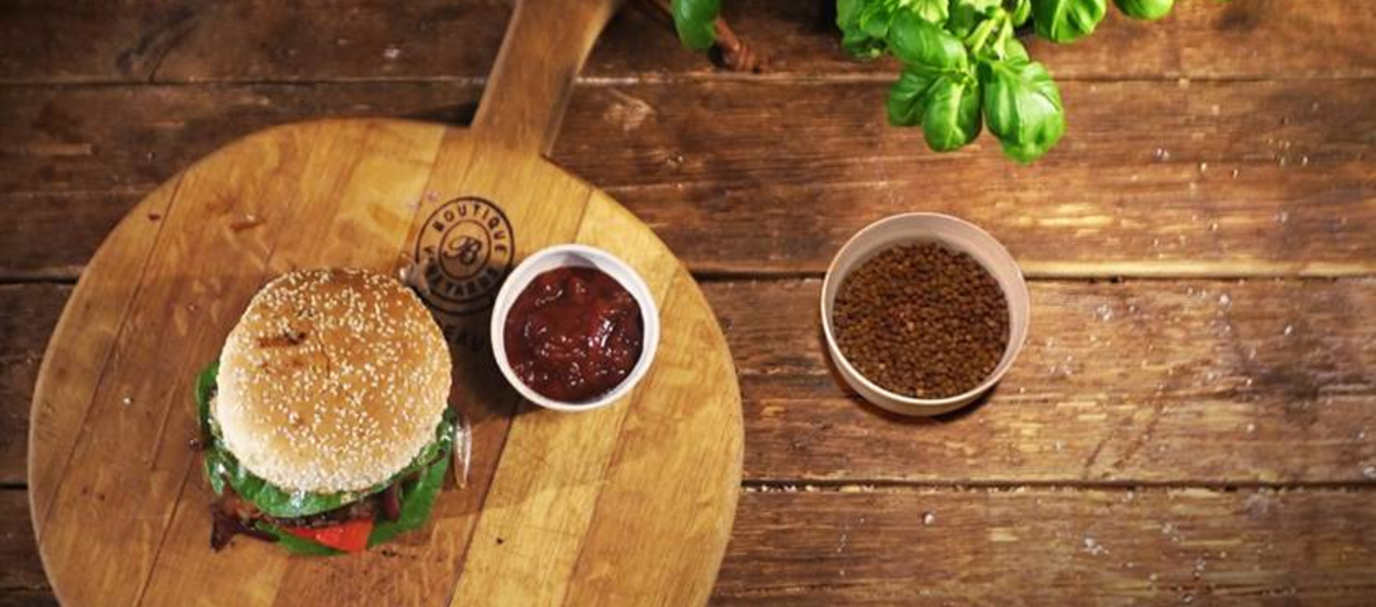 Wagyu-Burger mit Grillpaprika und Teriyaki-Zwiebeln | Carl Kühne KG