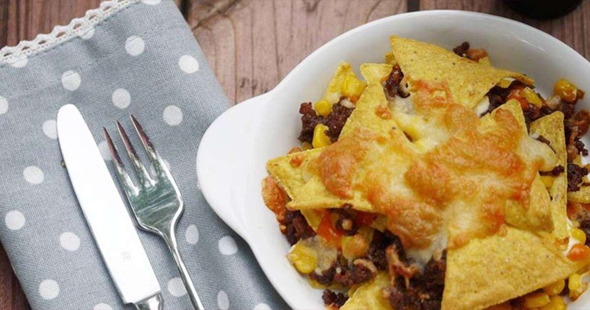 Taco-Auflauf mit Rinderhack, Mais und Crème fraîche | Carl Kühne KG