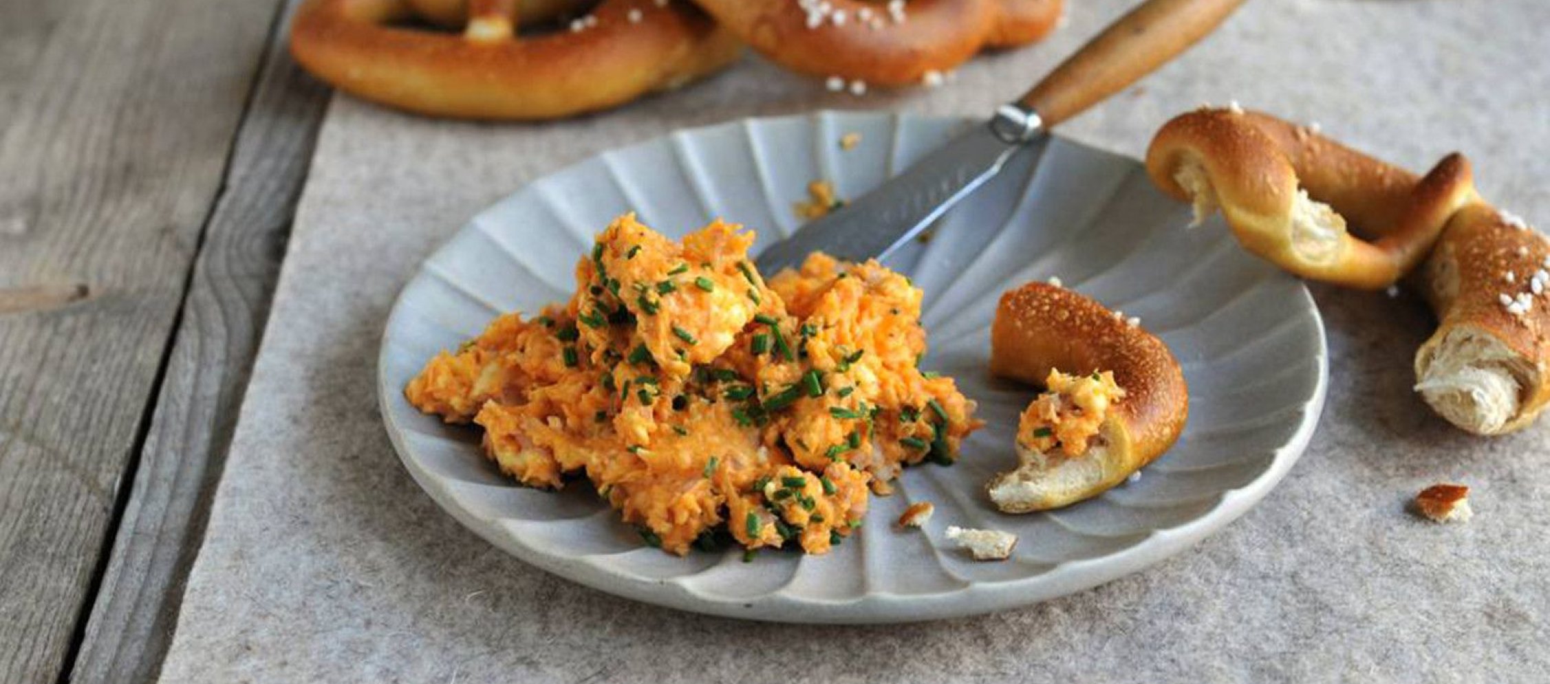 Rezept Obatzda mit Laugengebäck Rezept Obatzda mit Laugengebäck