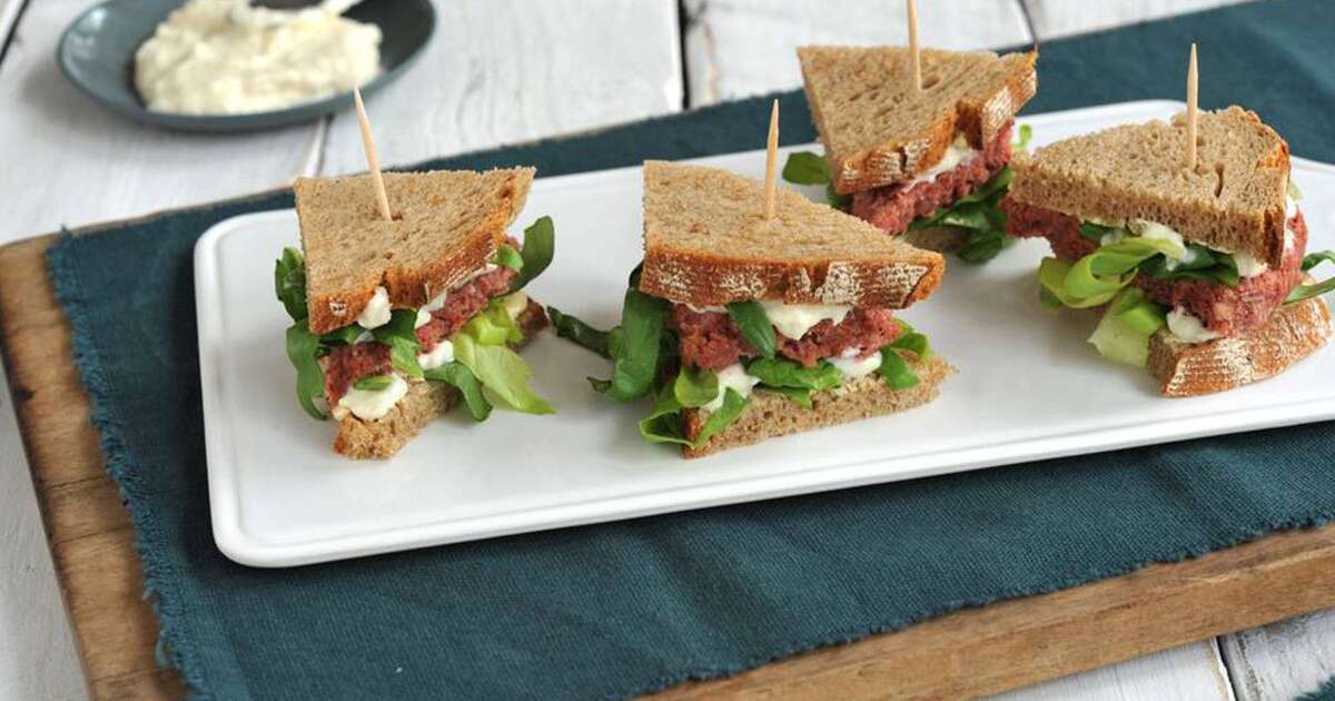 Krustenbrot mit Corned Beef und Meerrettich | Carl Kühne KG