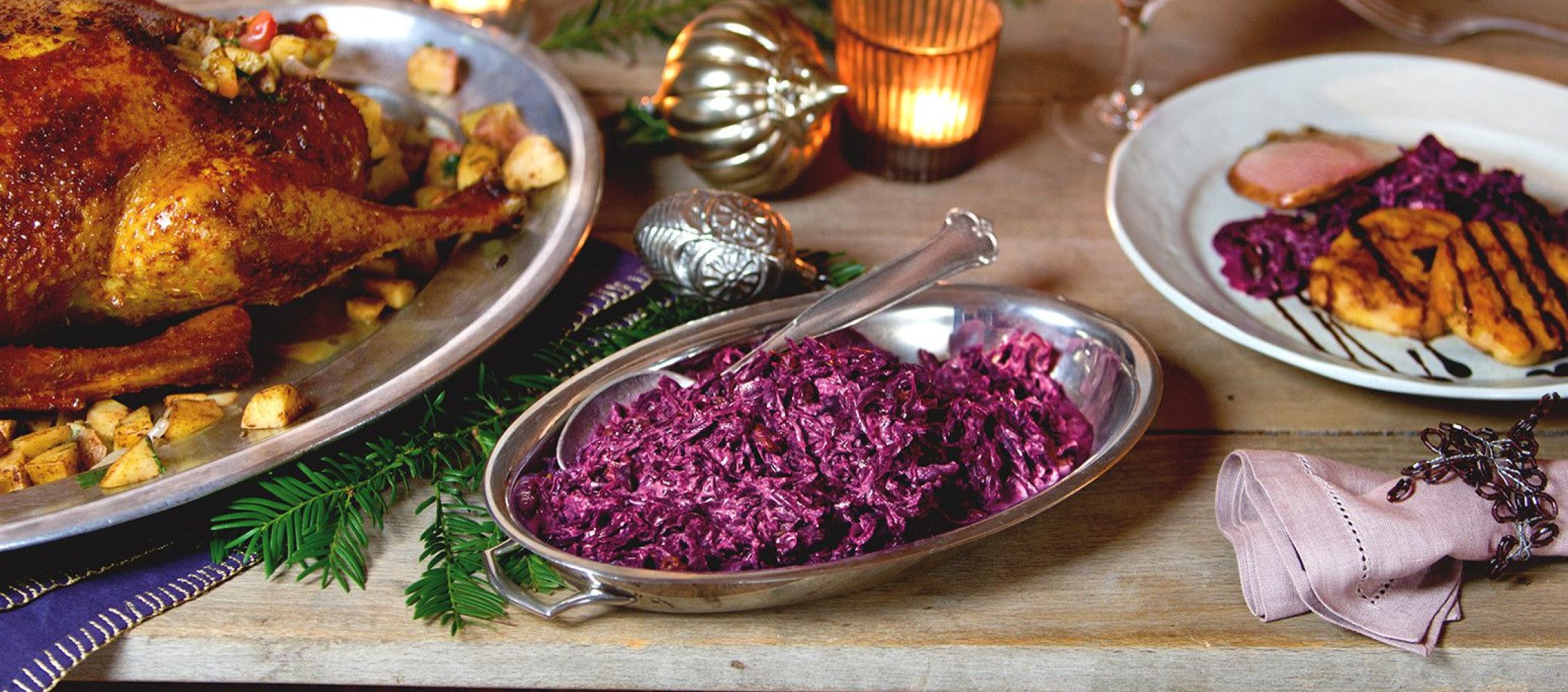 Rezept Gans mit Cassis-Apfelrotkohl und Klößen Rezept Gans mit Cassis-Apfelrotkohl und Klößen