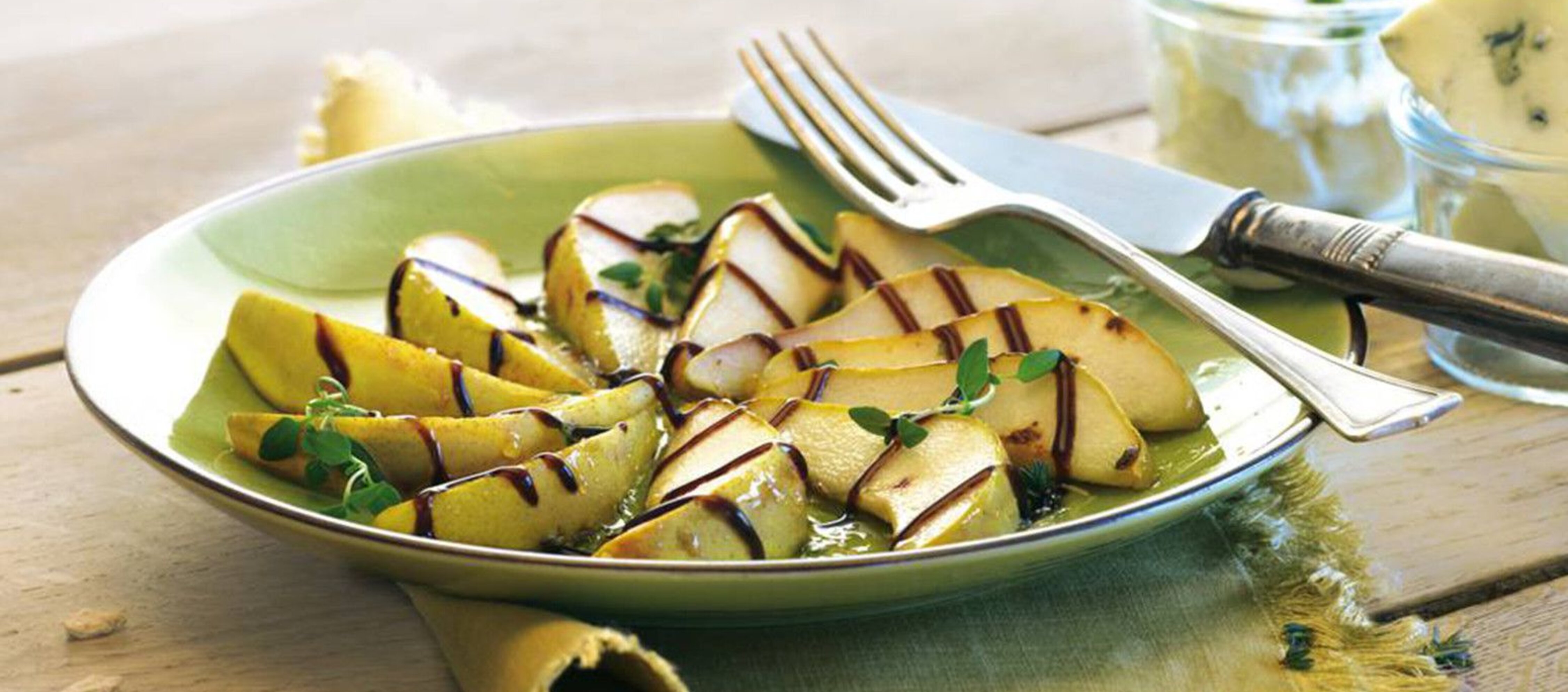 Karamellisierte Birnenspalten mit Balsamico-Creme | Carl Kühne KG