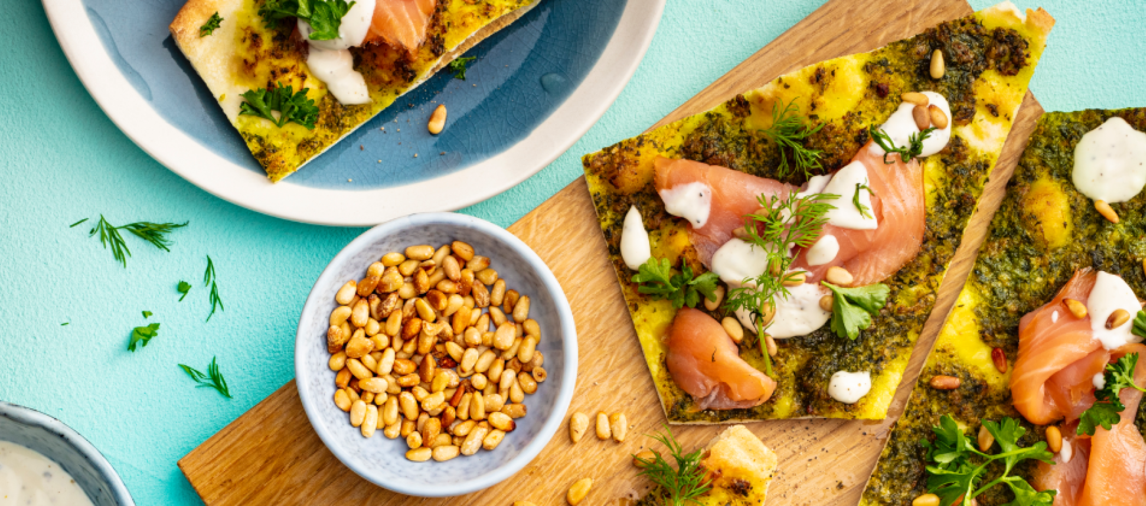 Kräuter-Flammkuchen mit Räucherlachs Rezept Kräuter-Flammkuchen mit Räucherlachs Rezept