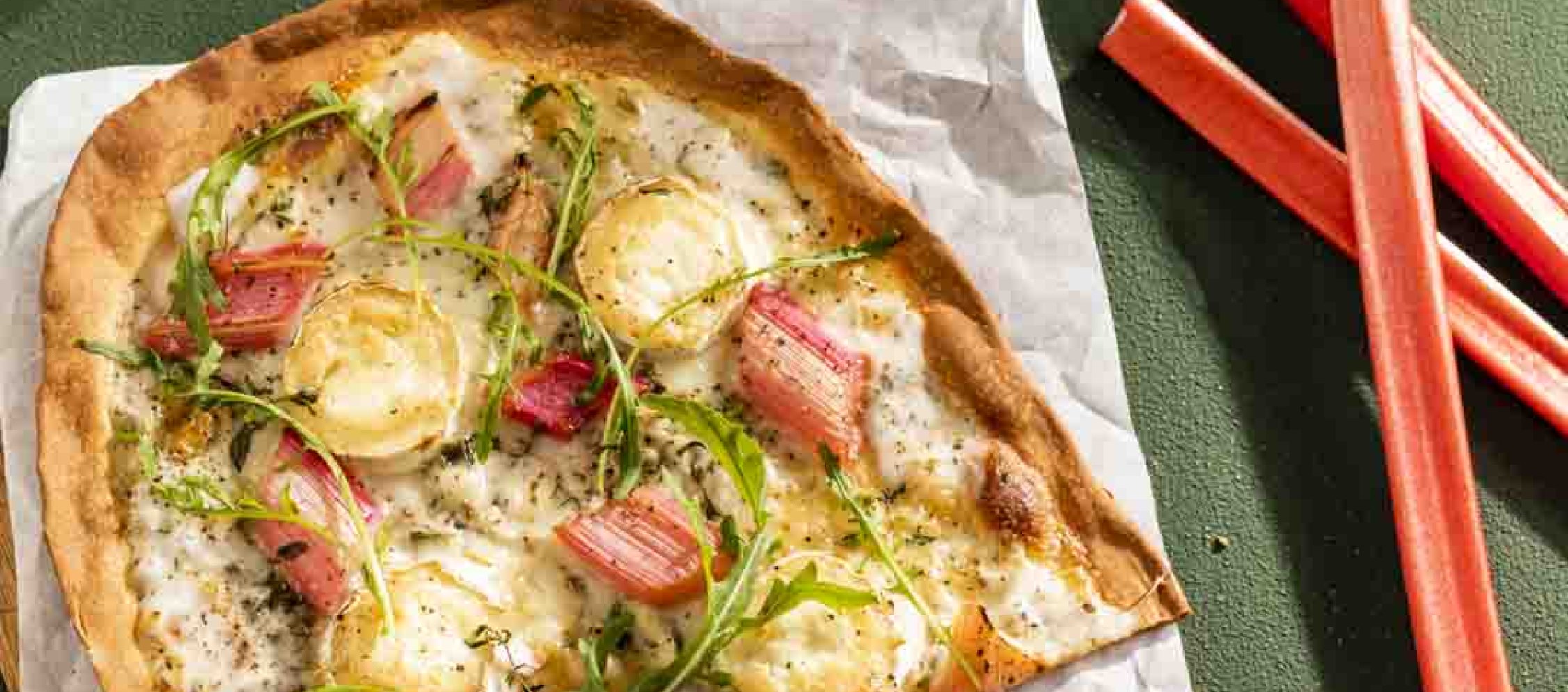 Flammkuchen mit Rhabarber Flammkuchen mit Rhabarber